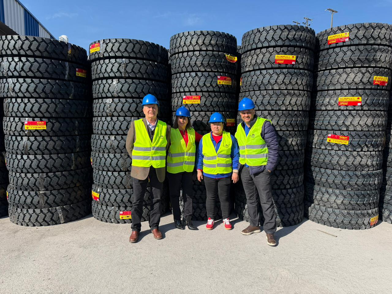 Visita de Altos Ejecutivos de Fábrica Hengfeng a Importadora San Andres